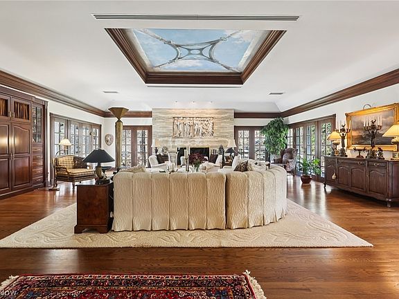 5th image of 14880 Hillbrook Dr