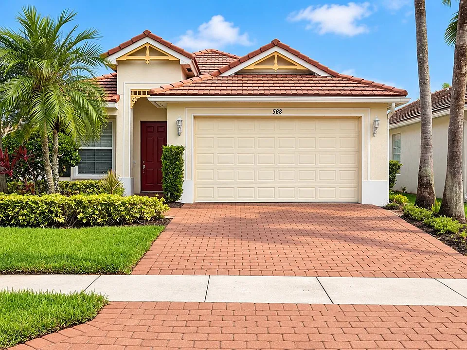 588 Belle Grove Ln