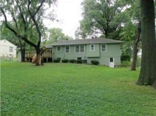 711 E 97th St, Kansas City, MO 64131