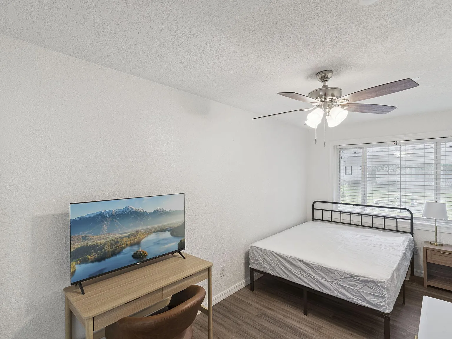 4 bed, 2.0 bath, 2540 sqft, $1,014 — Photo 3