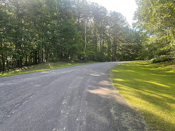 3rd image of 10 Olivia Ln