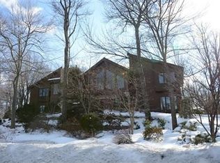 3 Hunter Rdg, Woodcliff Lake, NJ 07677