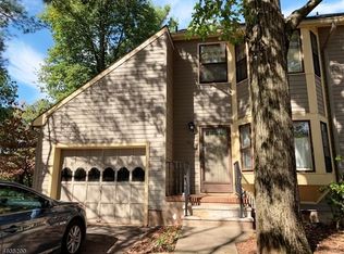 101 Provincetown Ct, Flemington, NJ 08822