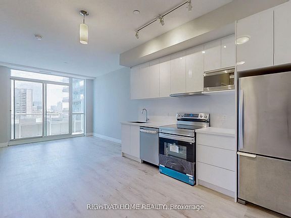 2nd image of 52 Forest Manor Rd #611