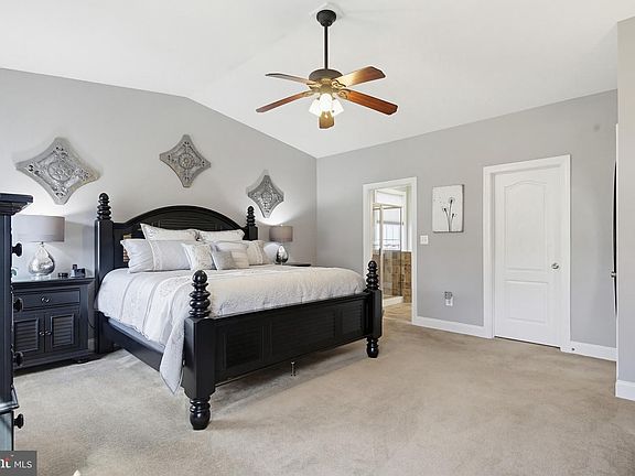 4th image of 8951 Chapel Ave