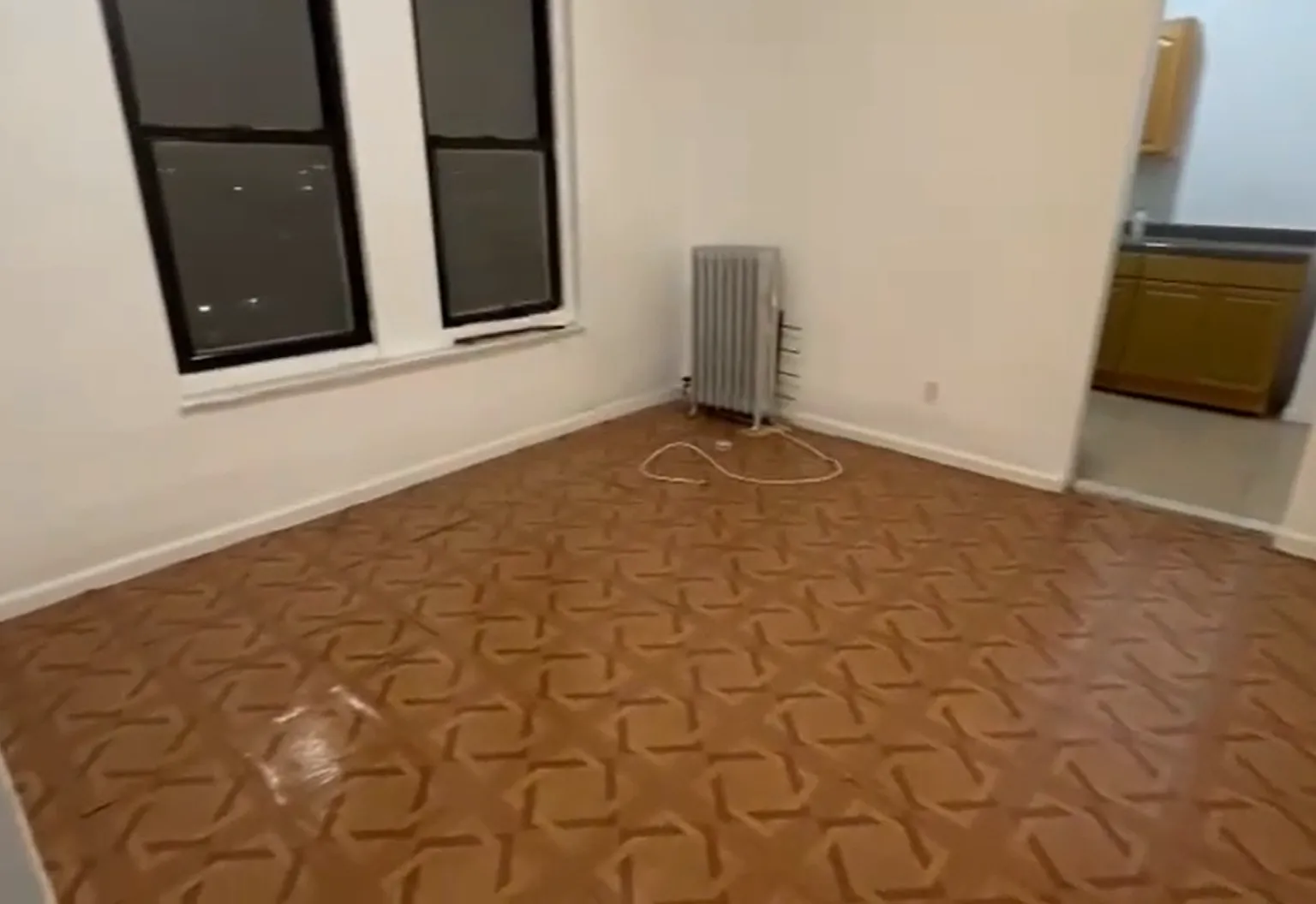 2 bed, 700 sqft, $2,816 — Photo 4