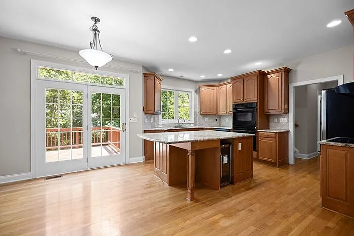 2307 Keara Way — Photo 9