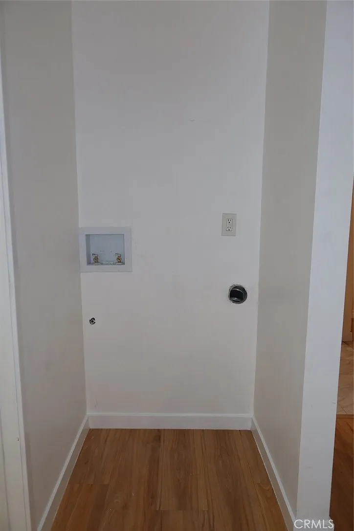 3 bed, 1048 sqft, $3,300 — Photo 4