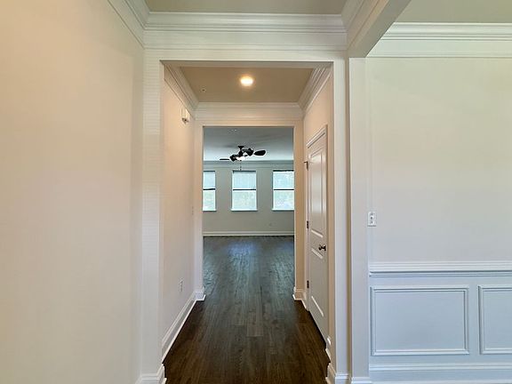 5th image of 2436 Monarch Way