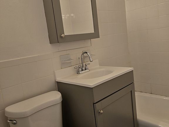 5th image of 351 N Broadway APT 2I