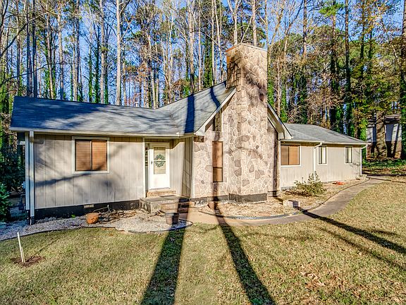 2nd image of 3190 Rhonda Dr