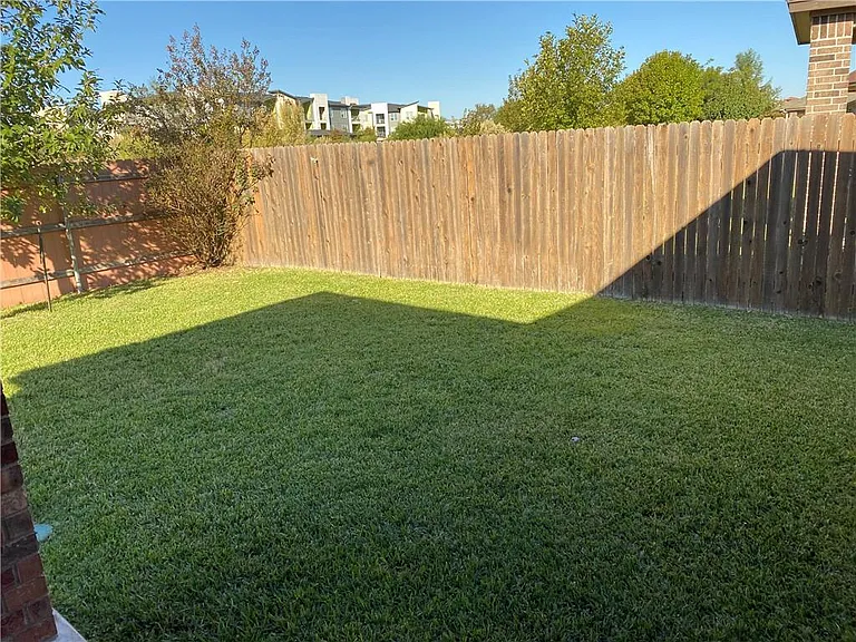 14428 Lake Victor Dr — Photo 14