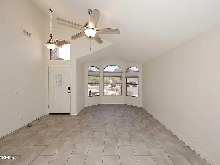 4517 E Melinda Ln — Photo 16