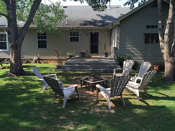 3rd image of 105 Mission Ct