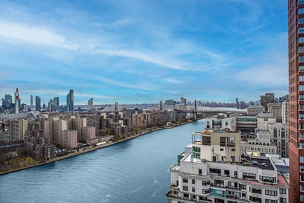 Rented by Vector New York, LLC | media 28