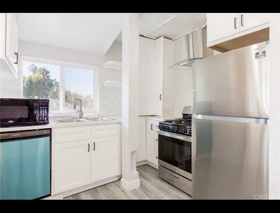 8525 Cadillac Ave #1/2