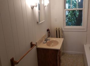 873 Carew St, Springfield, MA 01104