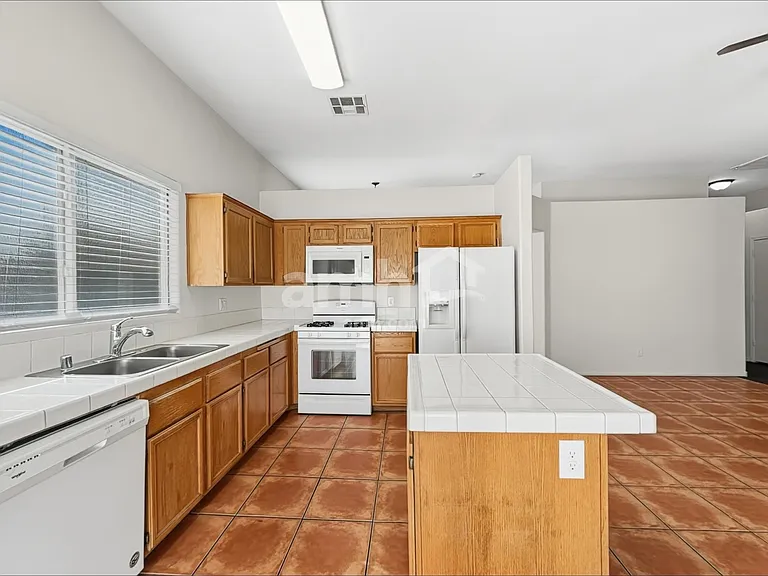 222 Mariposa Way — Photo 3