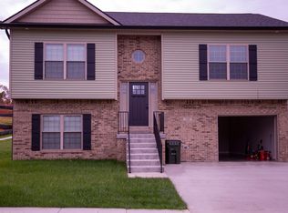 300 Turner Ct, Vine Grove, KY 40175