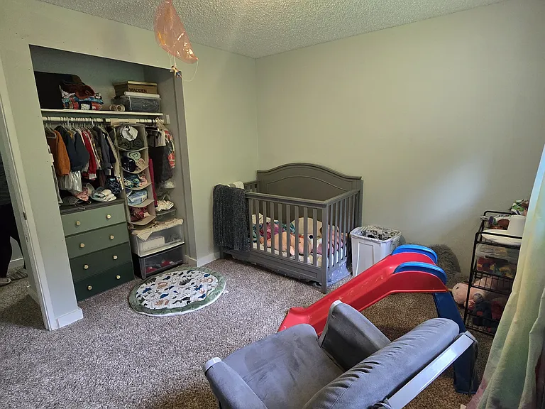 3629 Surrey Dr NE — Photo 18