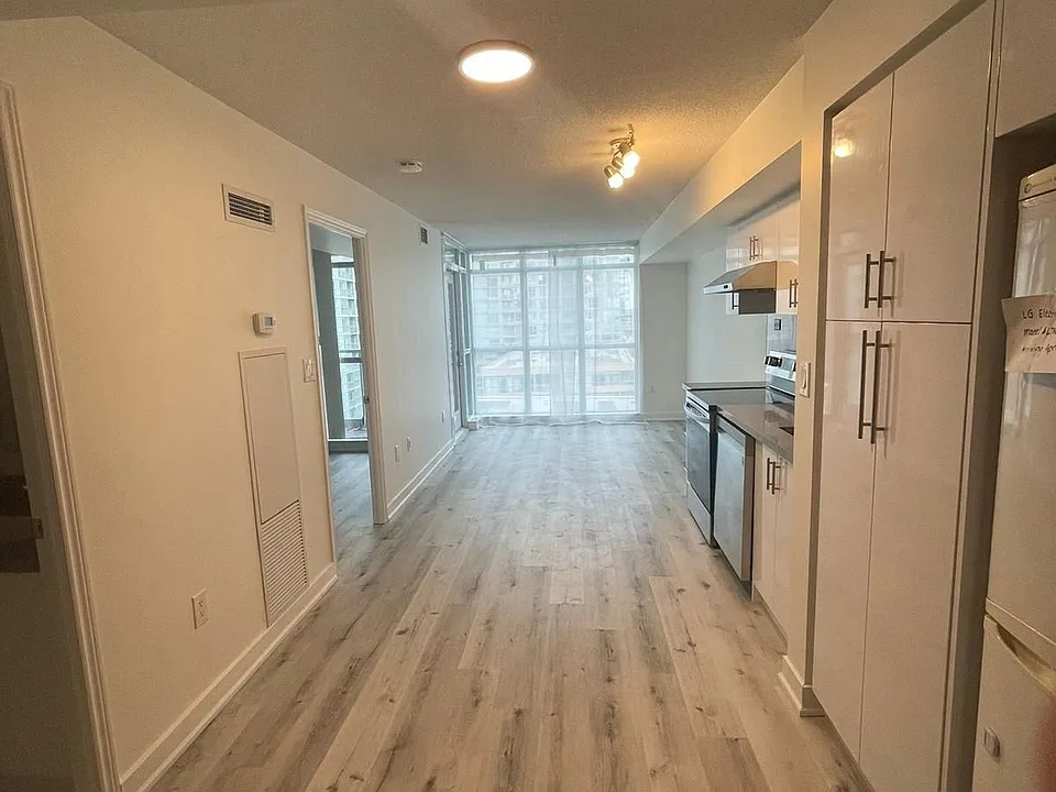 151 Dan Leckie Way #1510