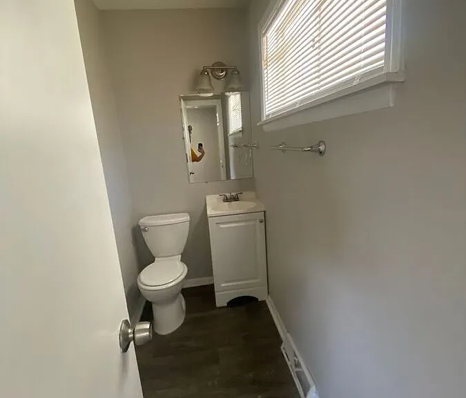 6002 N Euclid Ave — Photo 5