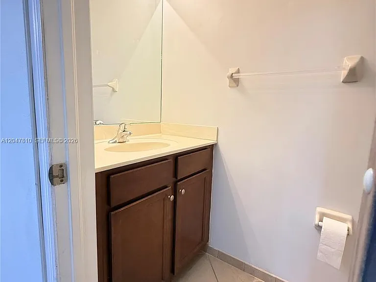 3208 SE 7th St #0 — Photo 15