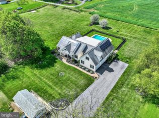 240 Meadowbrook Ave, Hallam, PA 17406