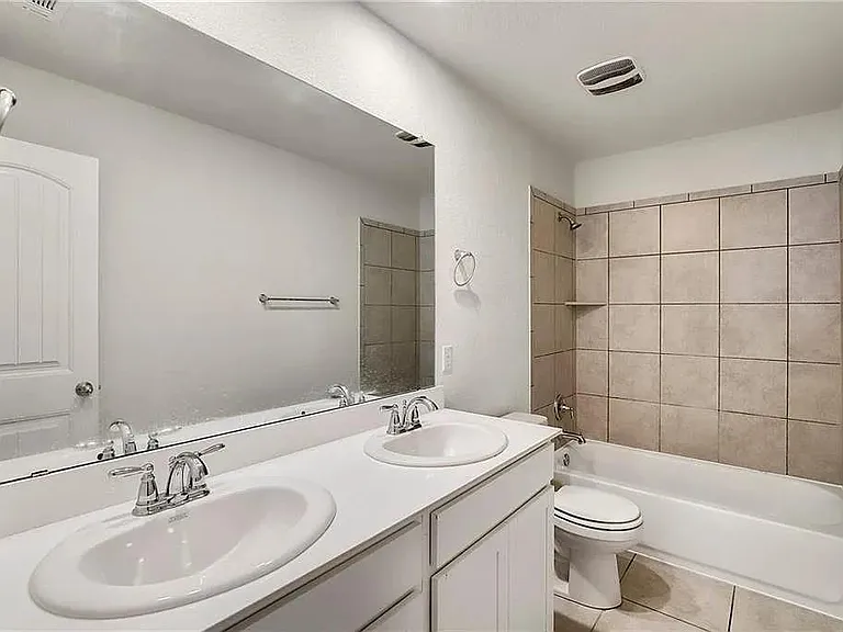 541 Palmilla St — Photo 26