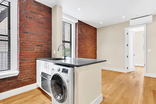 Rented by Cooper & Cooper Real Estate | media 21