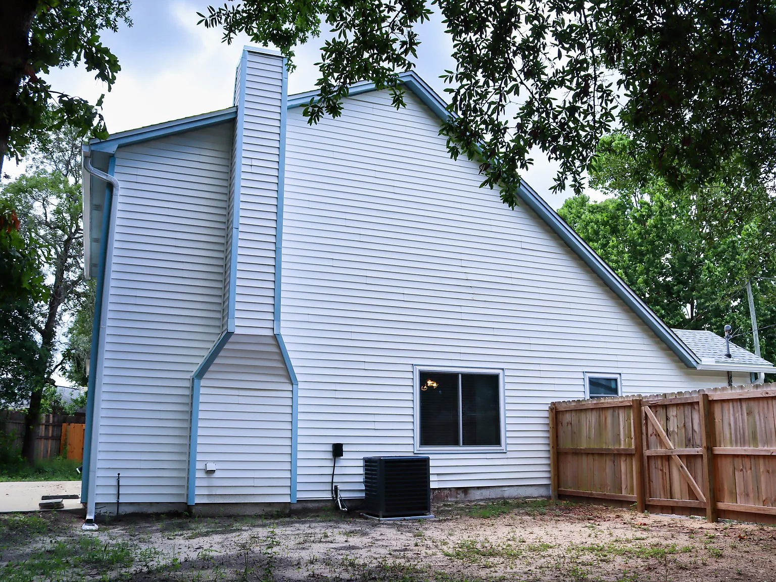 Holly Rd.- #19 - 19 — Photo 2