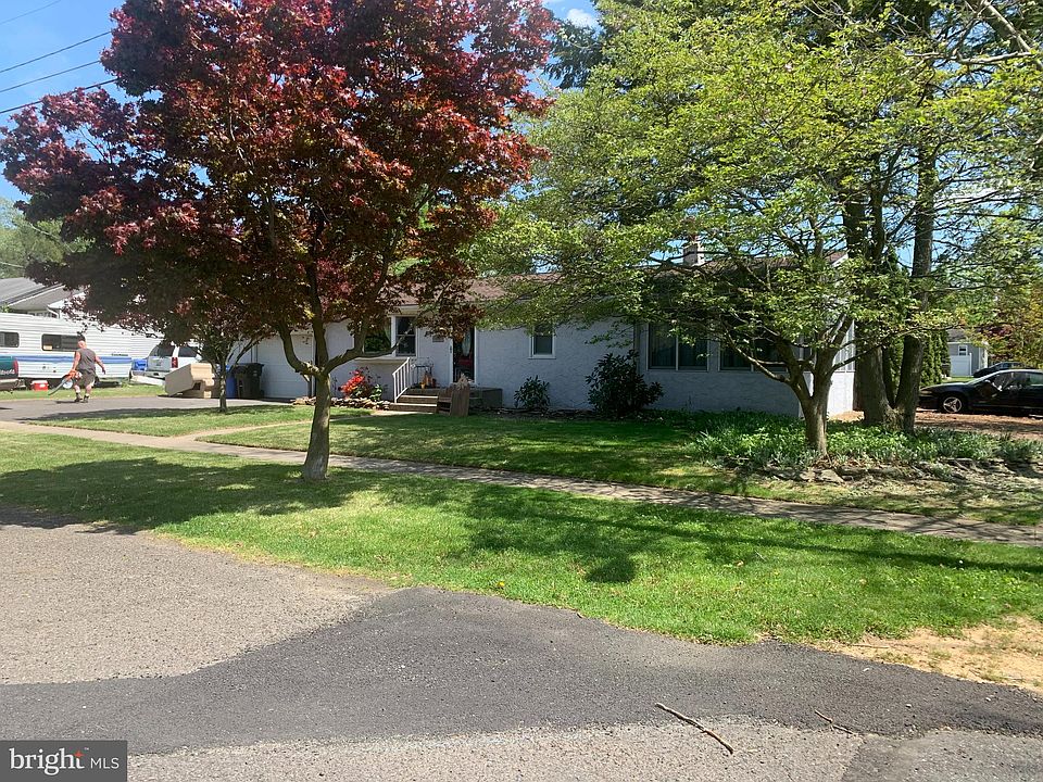 2nd image of 181 Mercer Ave