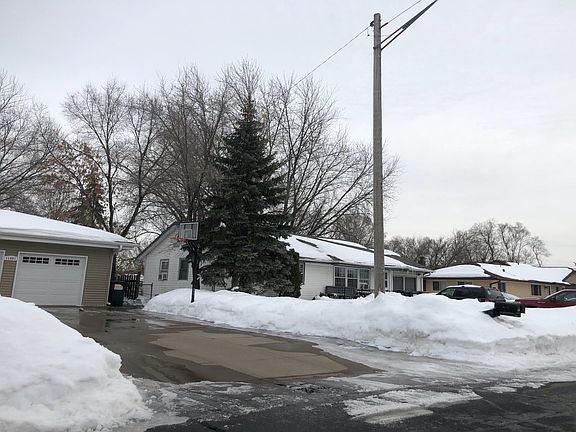 3rd image of 10981 Quincy Blvd NE