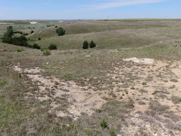 18525 Emma Ave, Russell, KS 67665