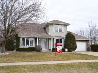 3920 Dove Ct NE, Cedar Rapids, IA 52402