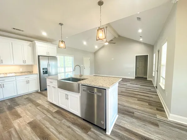 64 River Rd, Lakeland, GA 31635