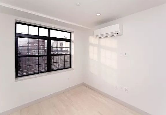 4th image of 152 2nd Ave APT 4B