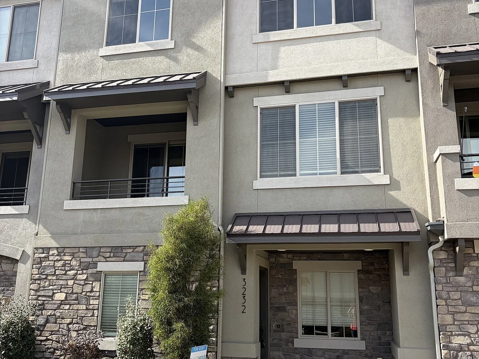 Executive East Boise Townhome on the Greenbelt. Pool, Gym — Photo 2