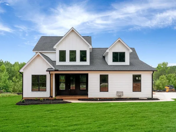 9 Burns Rd, Travelers Rest, SC 29690