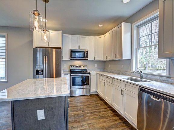 2nd image of 2401 Lamb Ave