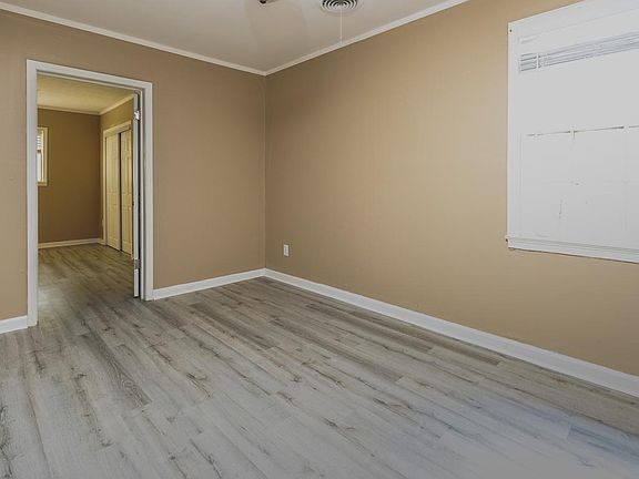 4th image of 4016 E Whitehaven Park Cir