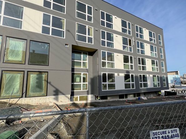 201 E 25th St #100