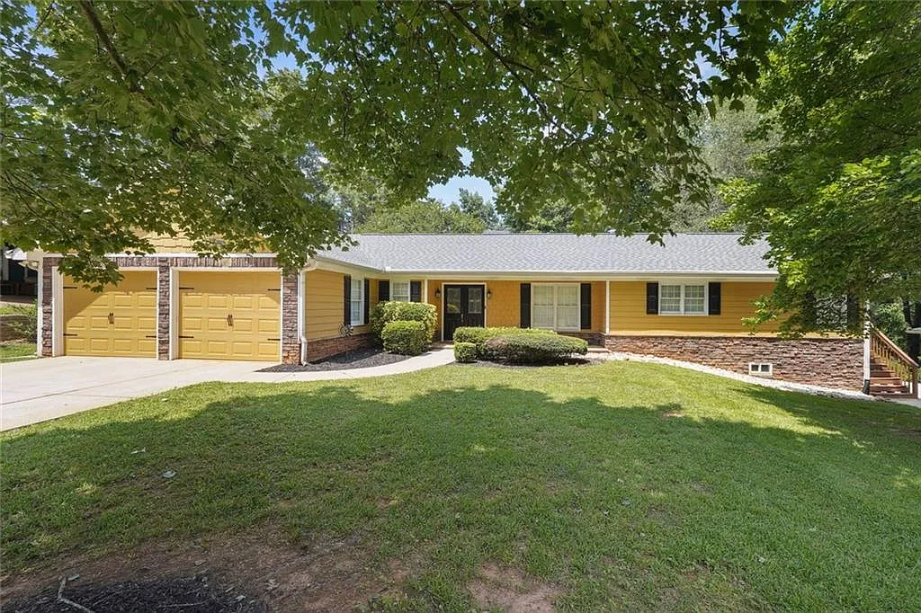 2460 Due West Cir NW photo 1