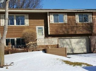 887 125th Ln NE, Blaine, MN 55434