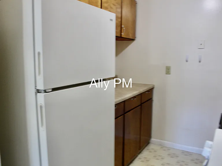 545 Burgoyne Rd #11-1 — Photo 6