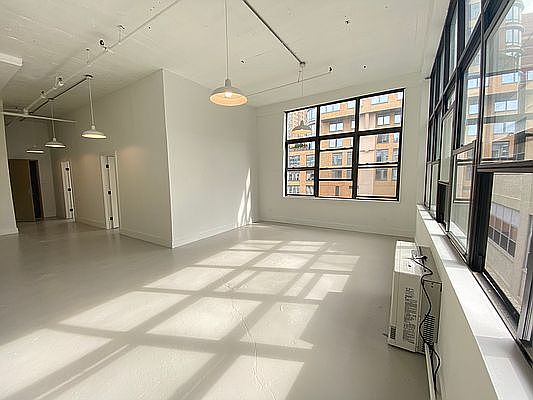 3rd image of 170 Tillary St APT 605