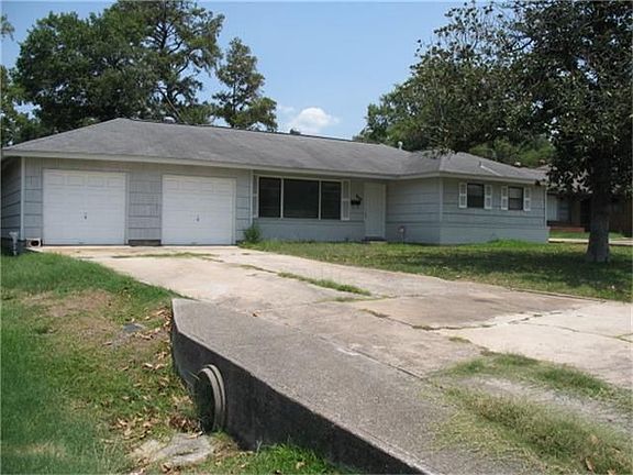 2nd image of 809 Westmont Dr