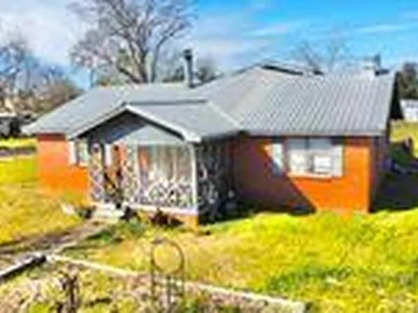 1775 Carolina St, Alford, FL 32420
