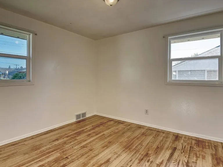 3015 W Eloika Ave — Photo 9