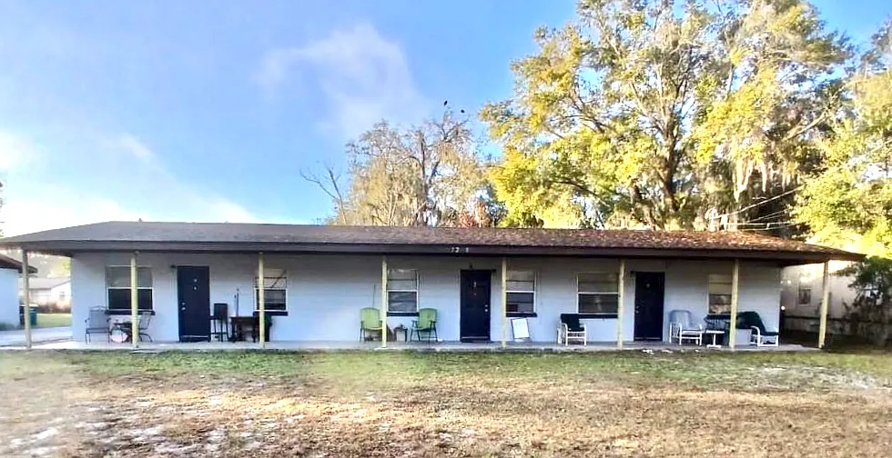 2 bed, $1,300 — Photo 1
